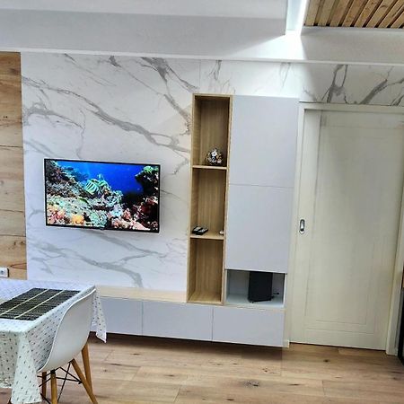 Avalona Apartment 1 Vlore Exterior photo